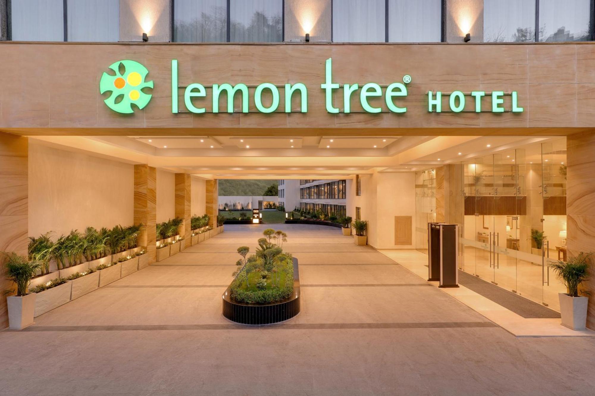 Lemon Tree Hotel, リシケーシュ エクステリア 写真