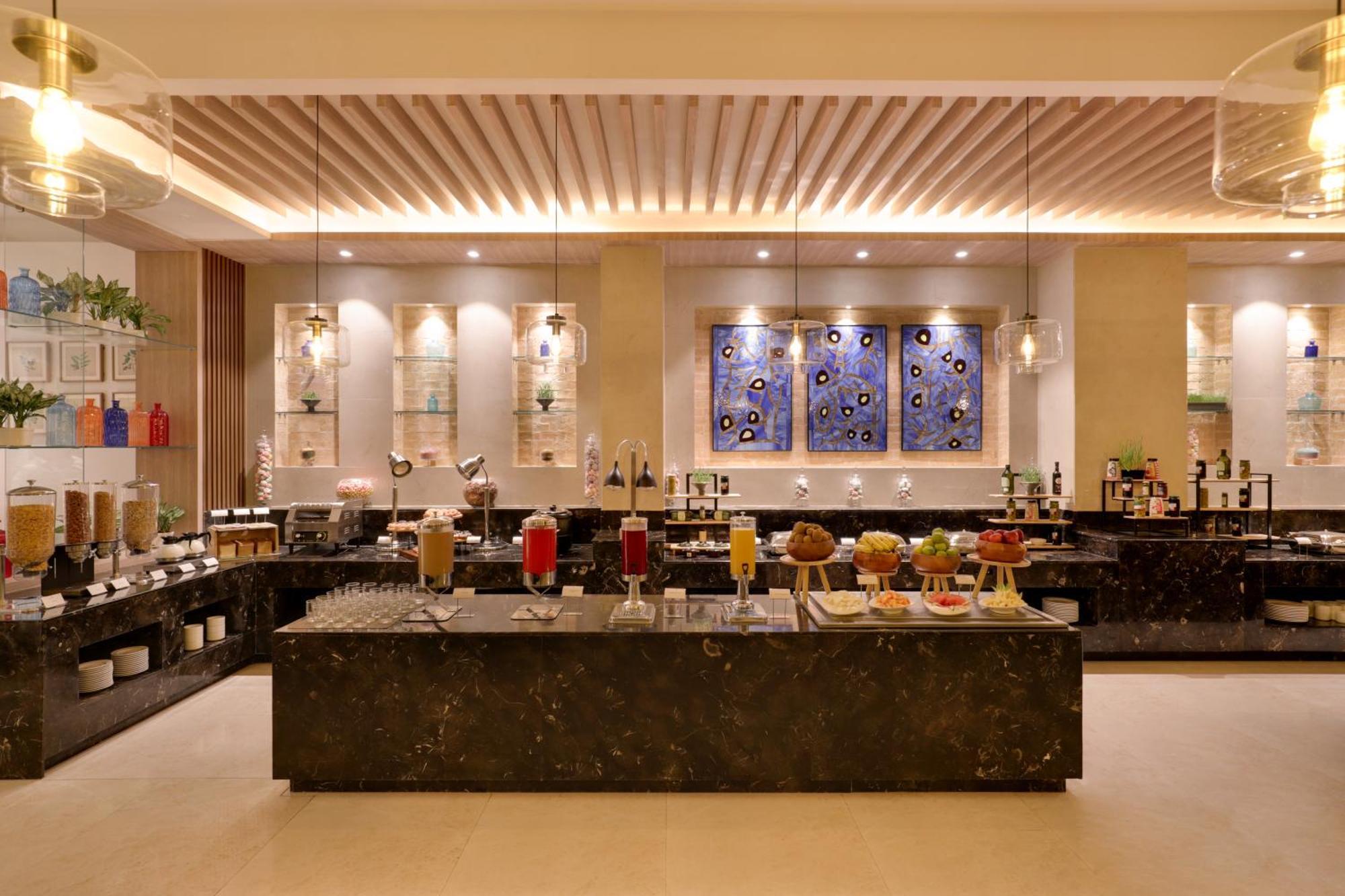 Lemon Tree Hotel, リシケーシュ エクステリア 写真