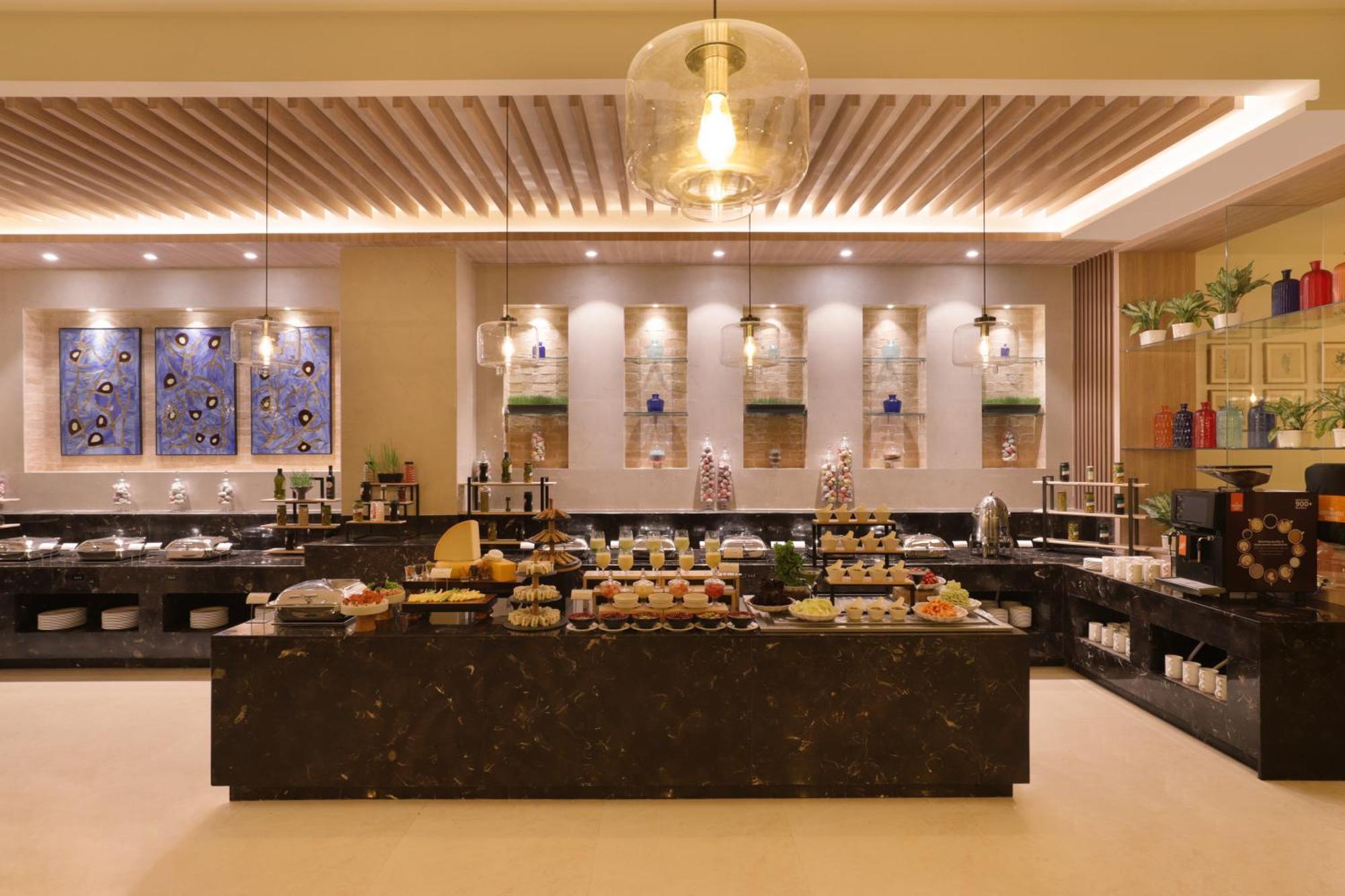 Lemon Tree Hotel, リシケーシュ エクステリア 写真